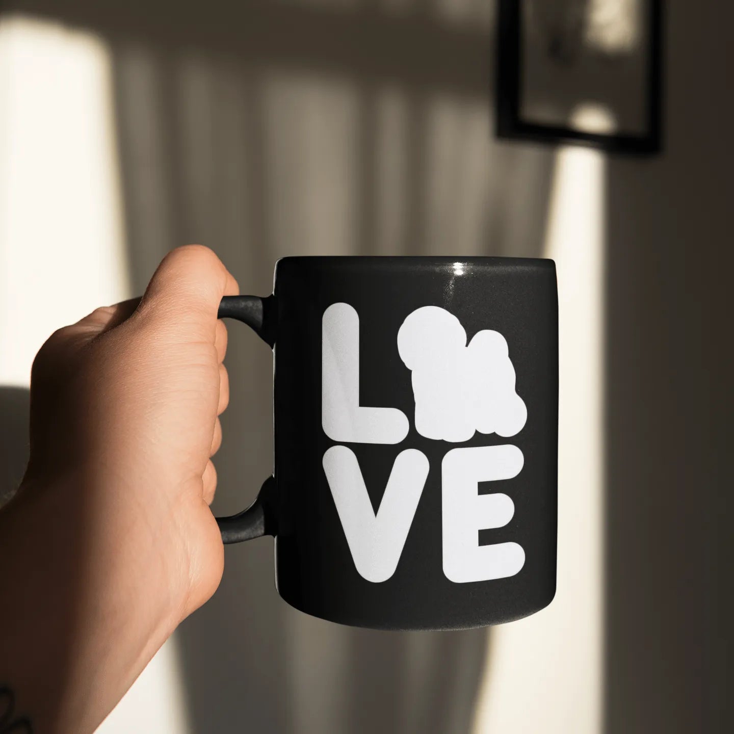 “Glossy black mug with white ‘Bichon Frise Love’ silhouette design – perfect Valentine’s Day gift for dog lovers, romantic and stylish drinkware for Bichon Frise owners and beyond.”